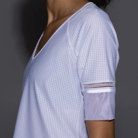 Lululemon Var-City 1/2 Sleeve in White - Picture 11 of 13